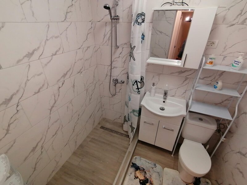 Stadionul National, garsoniera mobilata si utilata modern, decomandata.